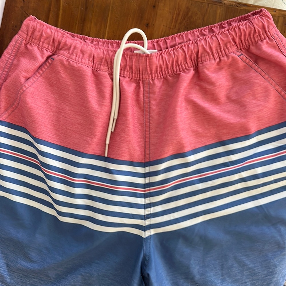 Vineyard vines Chappy Swim Trunks. Men’s Medium